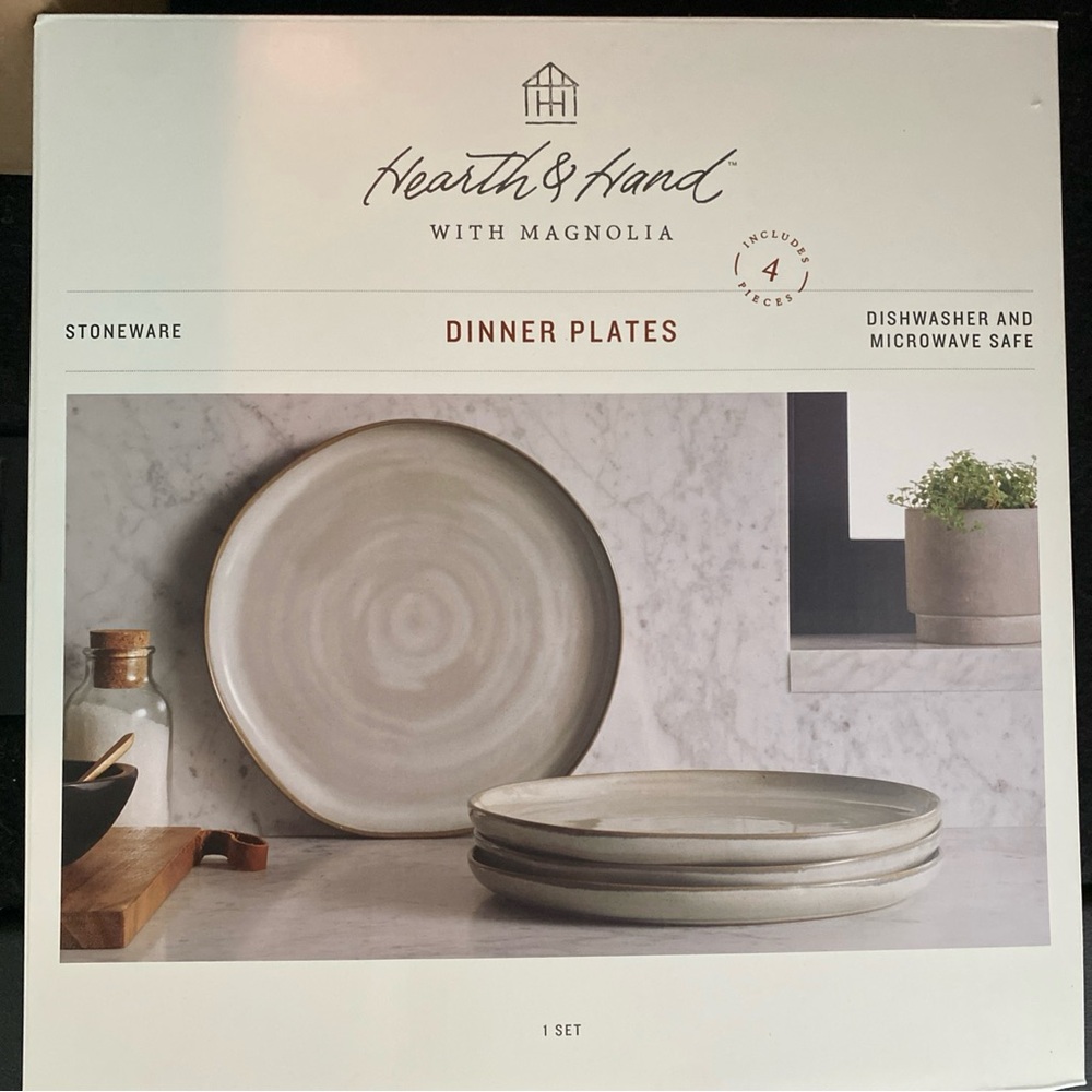 Gray Dinnerware Set with Modern Design